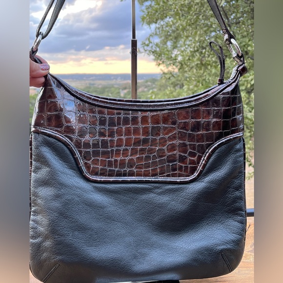 EUC Brighton Faux Croc Embossed Soft Leather Shoulder Bag - Picture 3 of 13